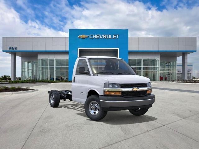 2026 Chevrolet Express Cutaway 3500 Base
