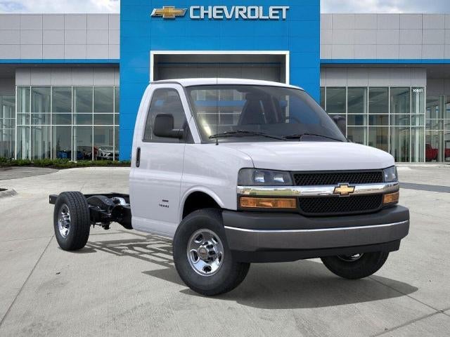2026 Chevrolet Express Cutaway 3500 Base