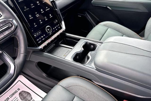 2024 GMC Acadia AT4