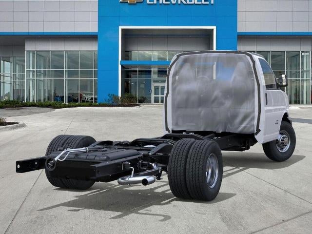 2025 Chevrolet Express Cutaway 3500 Base